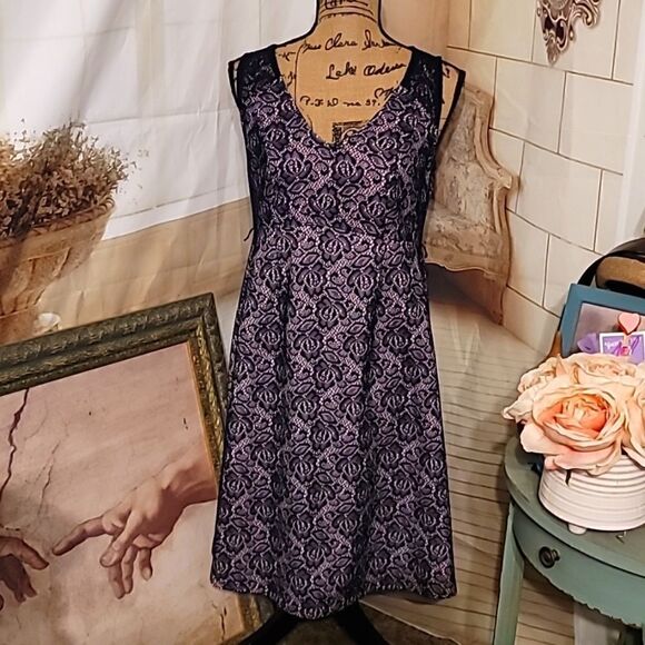 Motherhood Maternity Laced Dress Size S - Picture 1 of 7